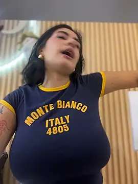 clarachanelricek online show from 12/18/25, 08:26