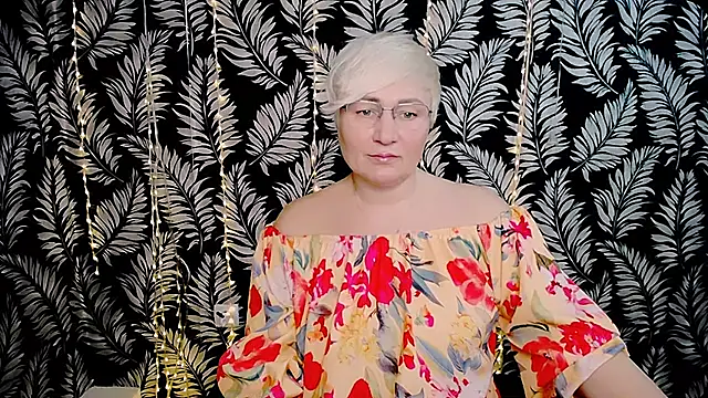 Snapshot of Olivia_playful chatting on 03/06/26, 12:45 Olivia playful online show from 03/06/26, 12:45