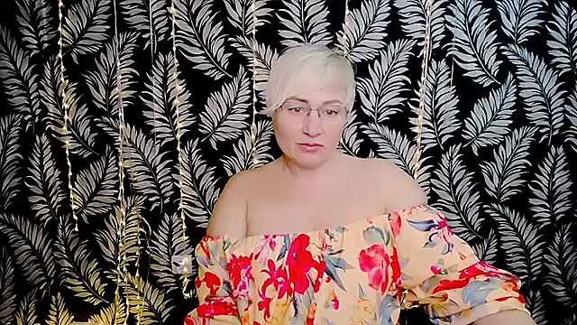 Snapshot of Olivia_playful chatting on 03/14/26, 12:43 Olivia playful online show from 03/14/26, 12:43