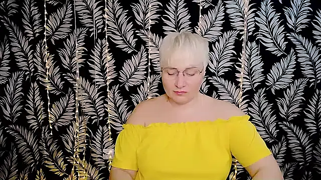 Snapshot of Olivia_playful chatting on 03/23/26, 12:31 Olivia playful online show from 03/23/26, 12:31