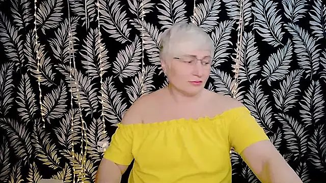 Snapshot of Olivia_playful chatting on 04/19/26, 10:25 Olivia playful online show from 04/19/26, 10:25