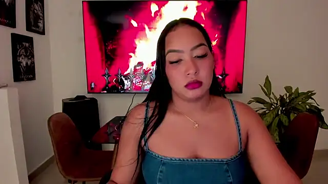 brunetenikole02 online show from 10/20/25, 02:01