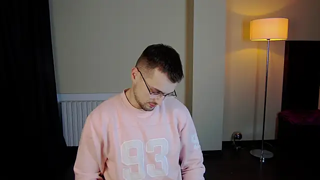 Snapshot of Friend12321 chatting on 03/09/25, 11:14 Friend12321 online show from 03/09/25, 11:14