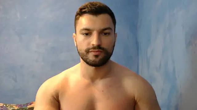 Snapshot of alex_blu chatting on 06/05/26, 11:54 alex blu online show from 06/05/26, 11:54