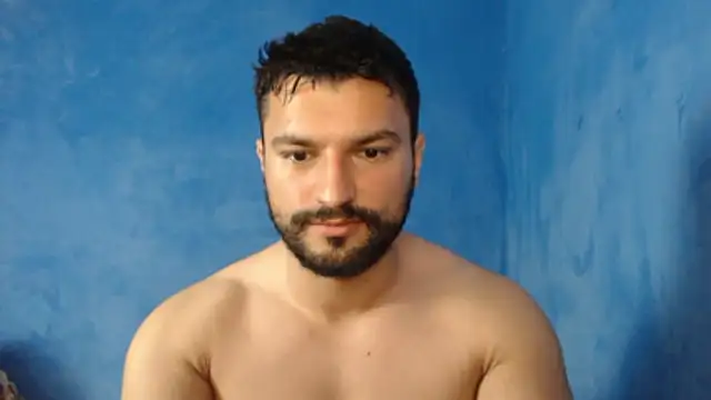 Snapshot of alex_blu chatting on 06/15/26, 08:33 alex blu online show from 06/15/26, 08:33