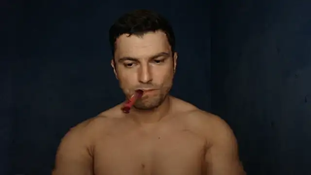 Snapshot of alex_blu chatting on 06/26/26, 04:44 alex blu online show from 06/26/26, 04:44