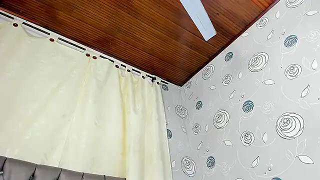 luna evaa online show from 01/24/25, 05:42