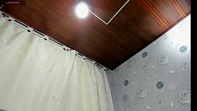 luna evaa online show from 10/20/25, 02:06