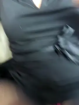 Snapshot of sexynini83 chatting on 02/12/25, 02:21 sexynini83 online show from 02/12/25, 02:21