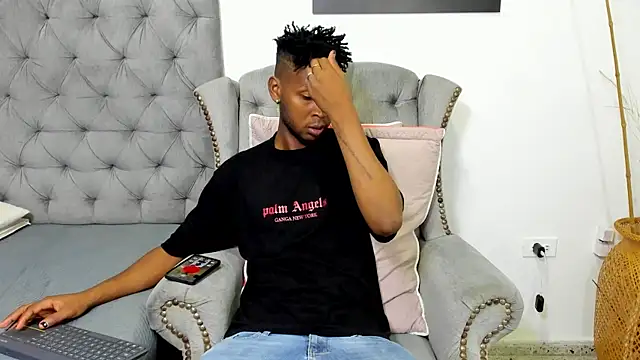 Snapshot of santhi_lee chatting on 01/10/25, 02:35 santhi lee online show from 01/10/25, 02:35