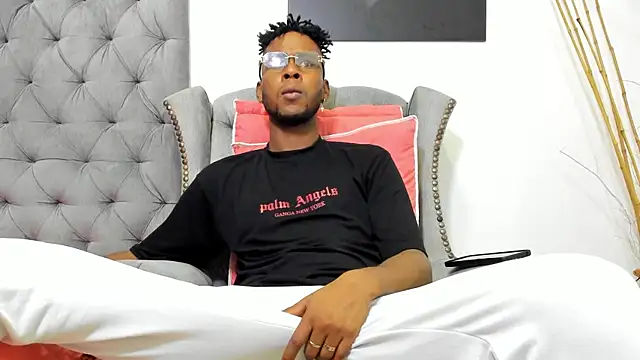 Snapshot of santhi_lee chatting on 01/29/25, 02:40 santhi lee online show from 01/29/25, 02:40