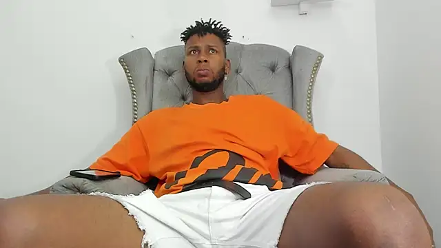 Snapshot of santhi_lee chatting on 02/08/25, 03:08 santhi lee online show from 02/08/25, 03:08