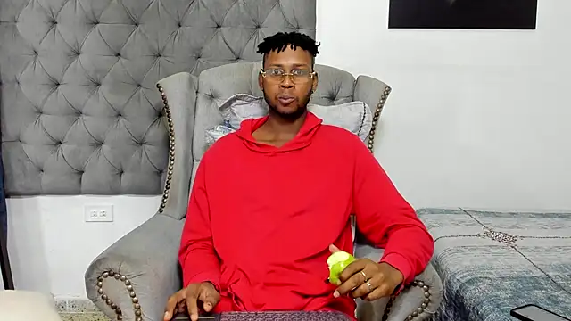 Snapshot of santhi_lee chatting on 02/18/25, 02:05 santhi lee online show from 02/18/25, 02:05