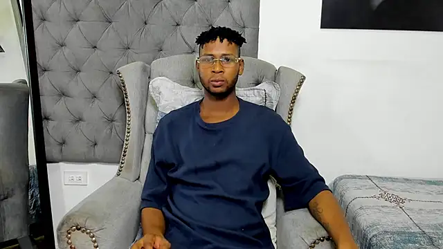 Snapshot of santhi_lee chatting on 02/19/25, 02:33 santhi lee online show from 02/19/25, 02:33