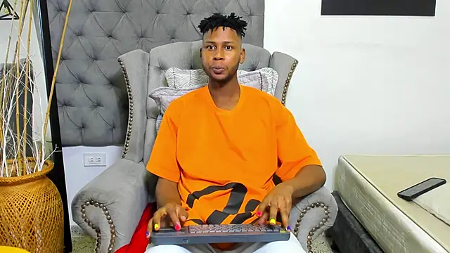 Snapshot of santhi_lee chatting on 02/21/25, 04:07 santhi lee online show from 02/21/25, 04:07