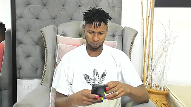 Snapshot of santhi_lee chatting on 02/28/25, 03:04 santhi lee online show from 02/28/25, 03:04