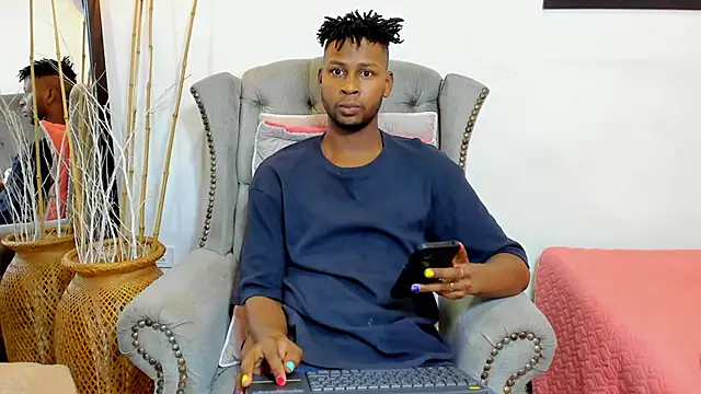 Snapshot of santhi_lee chatting on 03/05/25, 02:36 santhi lee online show from 03/05/25, 02:36