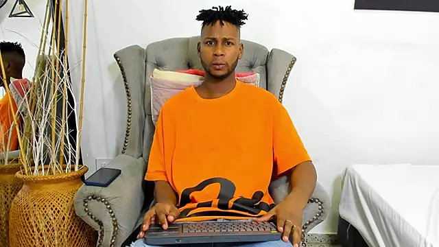 Snapshot of santhi_lee chatting on 03/08/25, 02:34 santhi lee online show from 03/08/25, 02:34