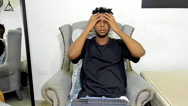 Snapshot of santhi_lee chatting on 03/13/25, 02:16 santhi lee online show from 03/13/25, 02:16