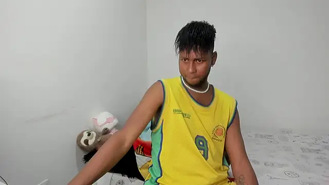 Snapshot of santhi_lee chatting on 09/26/25, 07:12 santhi lee online show from 09/26/25, 07:12