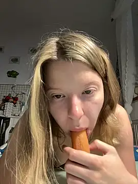 Snapshot of kimczii chatting on 06/19/26, 06:07 kimczii online show from 06/19/26, 06:07