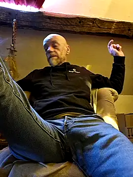 Snapshot of eddouxxx78 chatting on 03/28/26, 09:31 eddouxxx78 online show from 03/28/26, 09:31