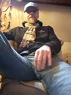 Snapshot of eddouxxx78 chatting on 04/02/26, 08:56 eddouxxx78 online show from 04/02/26, 08:56