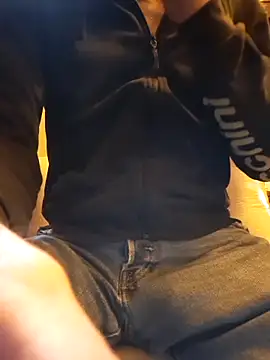 Snapshot of eddouxxx78 chatting on 04/11/26, 11:47 eddouxxx78 online show from 04/11/26, 11:47