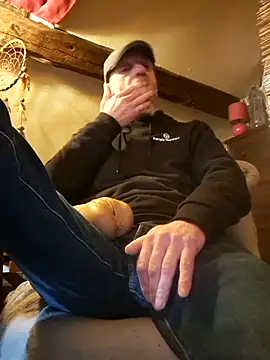 Snapshot of eddouxxx78 chatting on 04/20/26, 09:12 eddouxxx78 online show from 04/20/26, 09:12