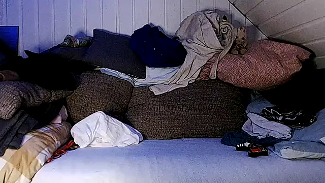 Snapshot of Youngtimer_1997 chatting on 10/23/25, 08:40 Youngtimer 1997 online show from 10/23/25, 08:40