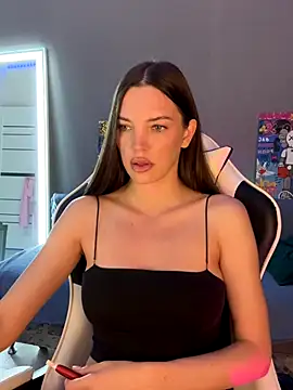 Snapshot of julia_fly chatting on 09/29/25, 09:47 julia fly online show from 09/29/25, 09:47