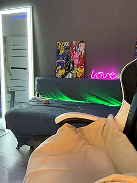 Snapshot of julia_fly chatting on 10/06/25, 10:12 julia fly online show from 10/06/25, 10:12