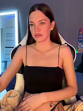 Snapshot of julia_fly chatting on 10/08/25, 10:13 julia fly online show from 10/08/25, 10:13