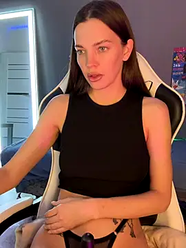 Snapshot of julia_fly chatting on 10/19/25, 03:56 julia fly online show from 10/19/25, 03:56