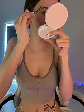 Snapshot of julia_fly chatting on 03/20/26, 10:20 julia fly online show from 03/20/26, 10:20