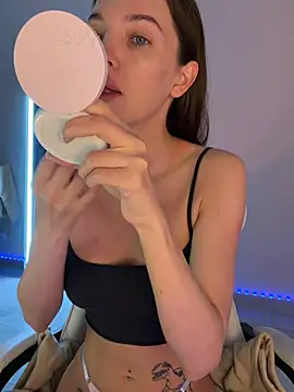 Snapshot of julia_fly chatting on 04/08/26, 06:13 julia fly online show from 04/08/26, 06:13