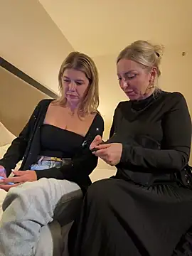 Snapshot of Allys chatting on 01/17/25, 04:47 Allys online show from 01/17/25, 04:47