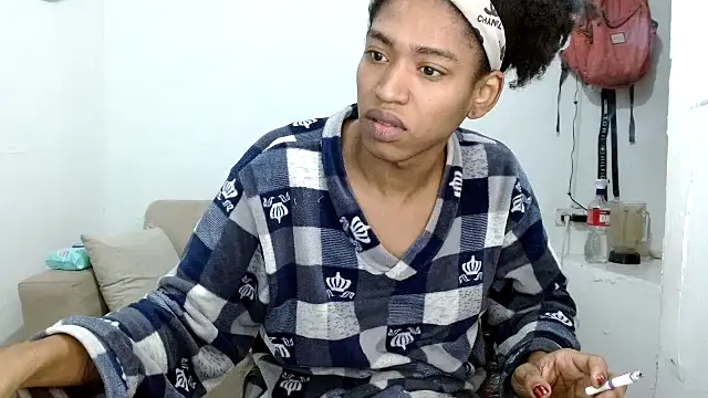 angelamarie1 online show from 11/25/25, 12:43