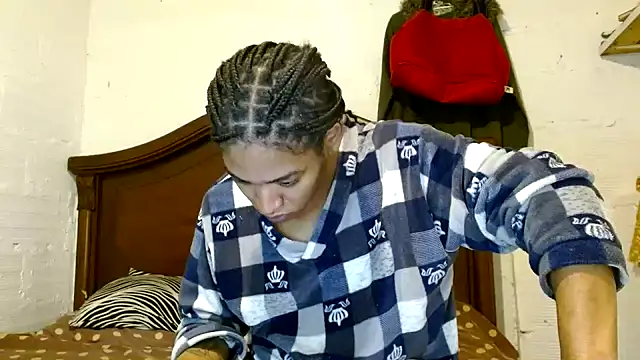 angelamarie1 online show from 04/13/26, 09:09