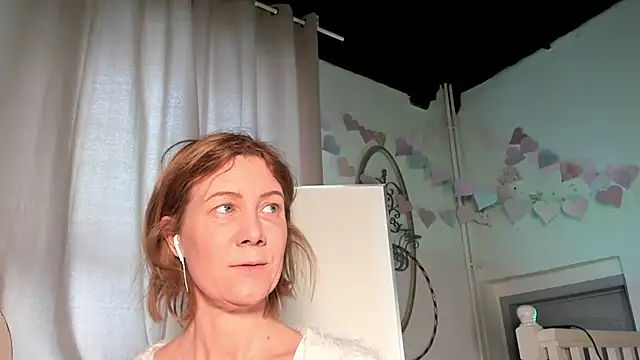 Lola Belgium online show from 02/16/25, 01:05