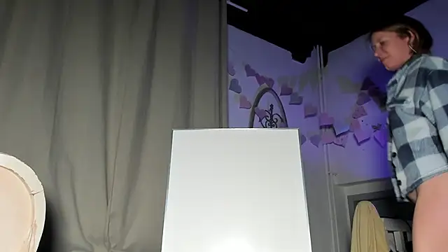 Lola Belgium online show from 02/24/25, 06:26