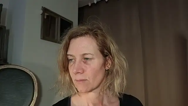 Lola Belgium online show from 04/01/26, 05:43