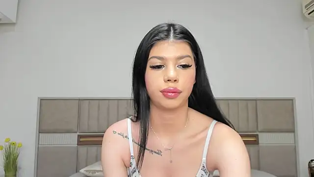 Sierra Halle online show from 11/23/25, 03:45