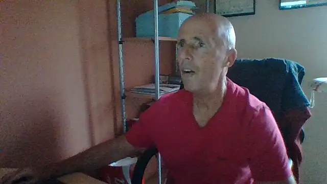 Snapshot of olibrius71 chatting on 10/25/25, 02:56 olibrius71 online show from 10/25/25, 02:56