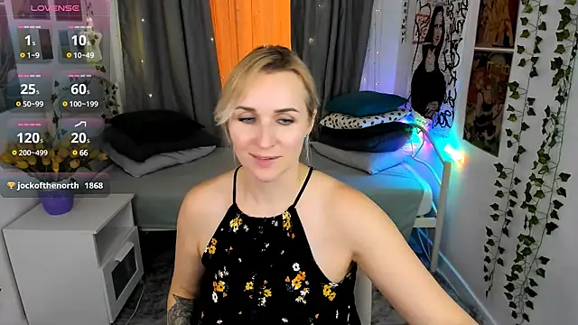 Karinella x online show from 03/03/25, 12:15