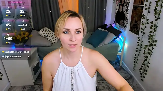 Karinella x online show from 03/22/25, 12:17