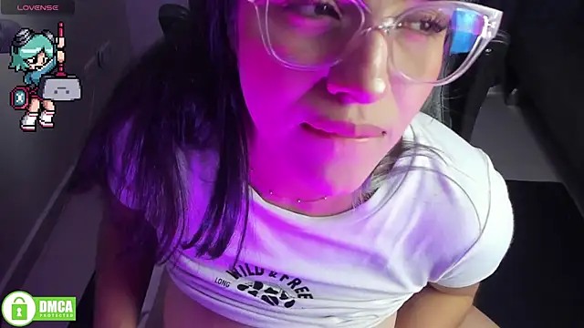 Snapshot of Roxy_clark chatting on 05/16/26, 10:36 Roxy clark online show from 05/16/26, 10:36