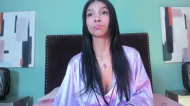 LauraAristizabal online show from 12/27/24, 05:37