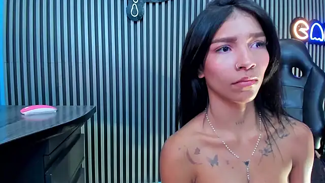 LauraAristizabal online show from 01/21/25, 04:27