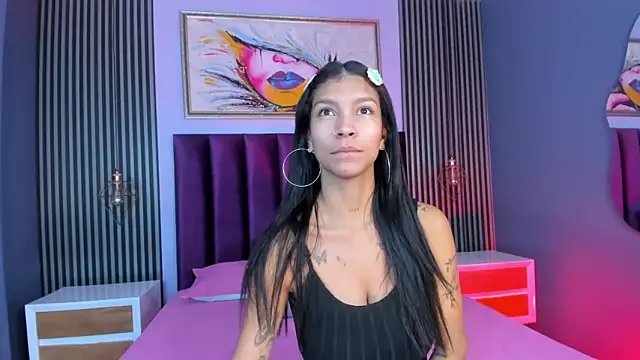 LauraAristizabal online show from 03/11/25, 12:50